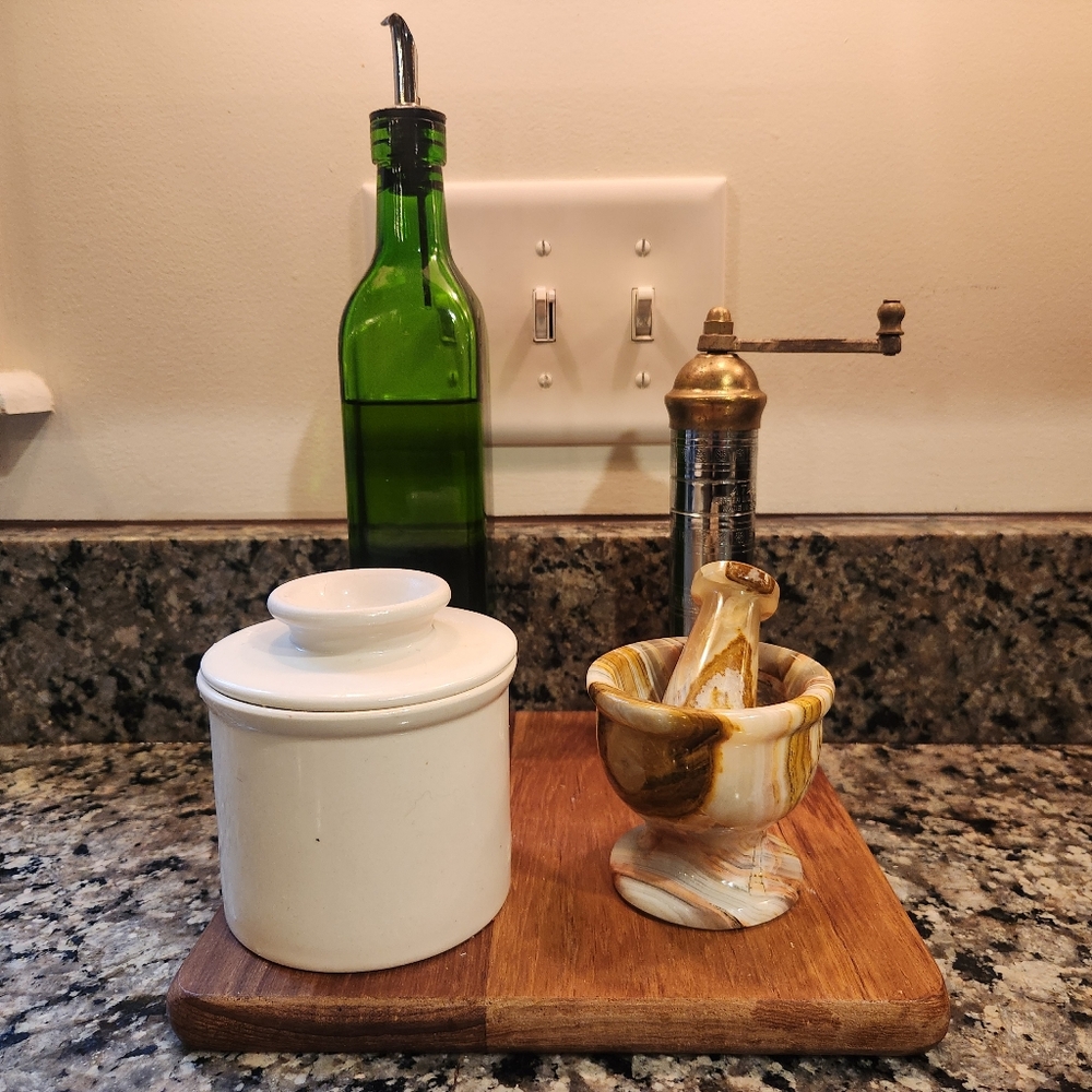 Green Onyx Mortar And Pestle 3.25" Tall - Picture 15 of 16